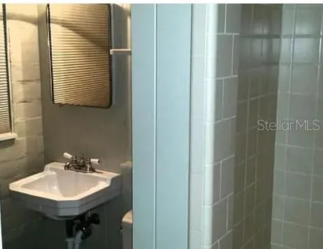 Studio Shower bath