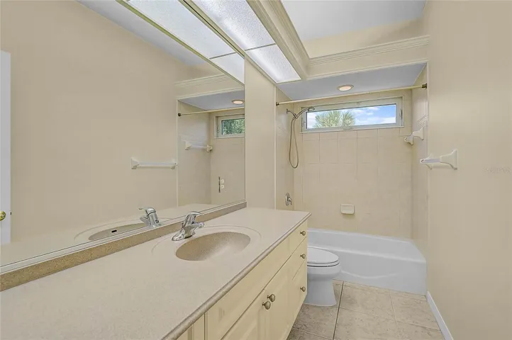 Bath 2nd floor