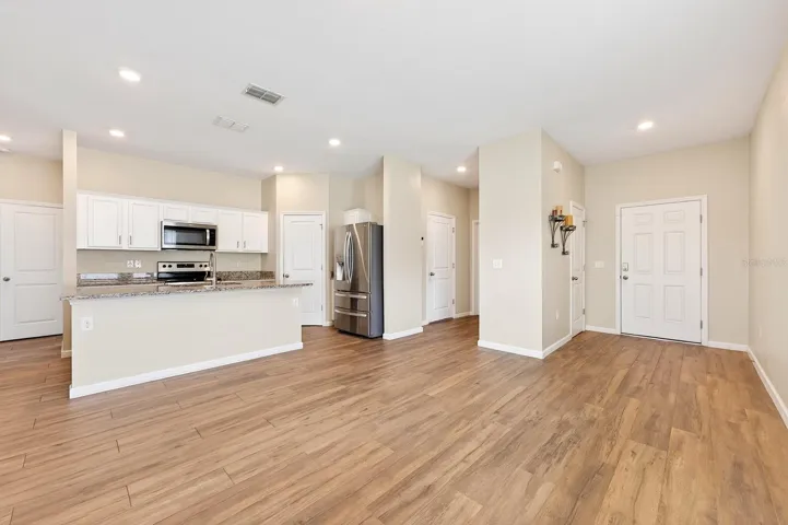 Kitchen/Dining.