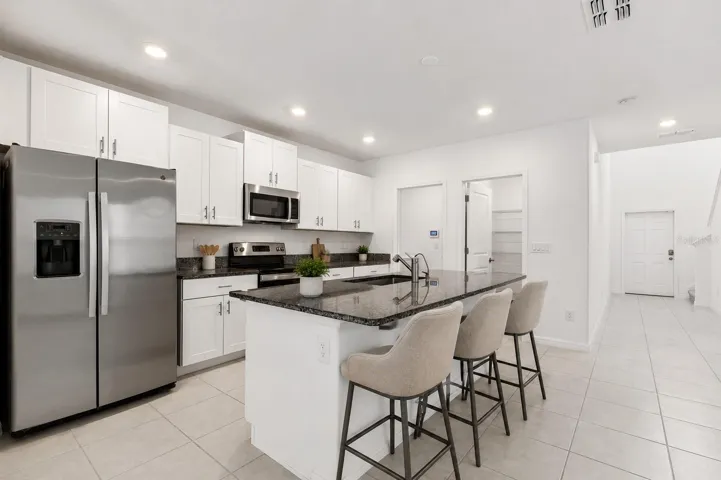 Virtual staging kitchen
