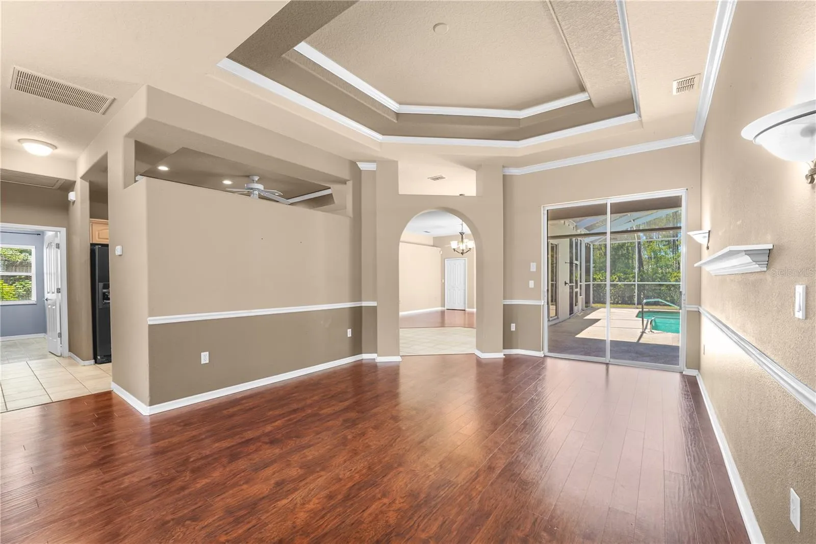 Formal Living Room/Foyer