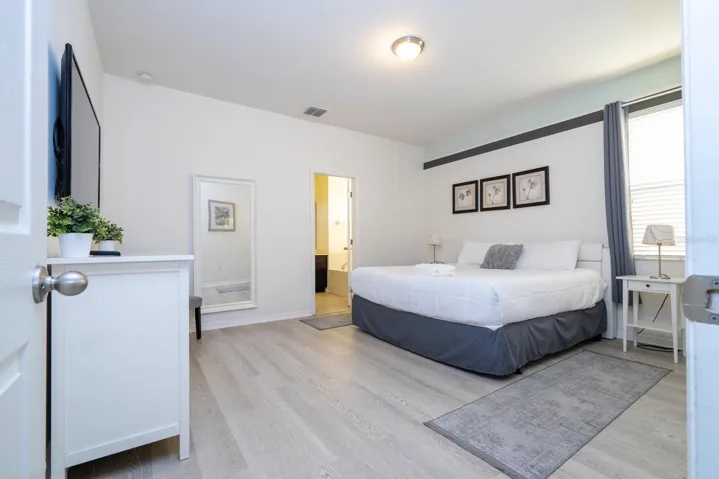 Primary Suite 1o floor