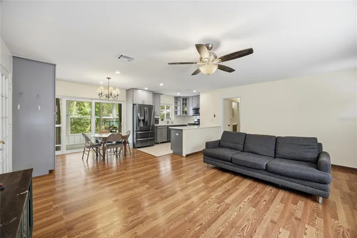Open Floor Living Area