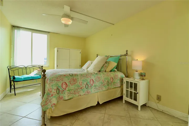 Secondary bedroom