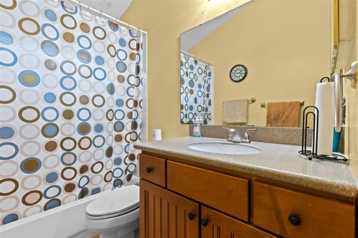 ACTUAL GUEST BATHROOM
