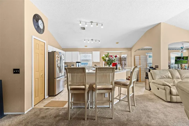ACTUAL KITCHEN/BARSTOOLS