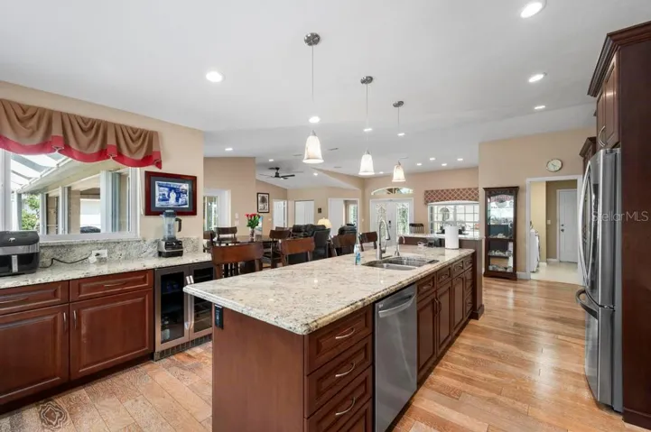 Kitchen 10' Island