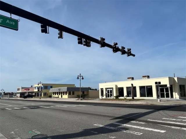 CORNER VIEW
