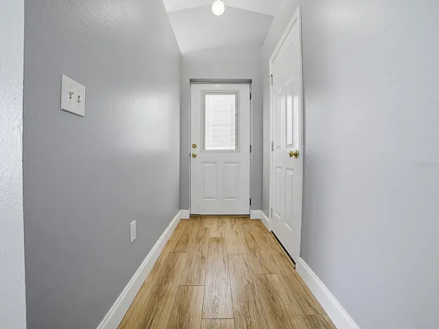 Entry/Foyer