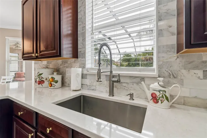 Modern Faucet and Large Stainless Steel Undermount Sink
