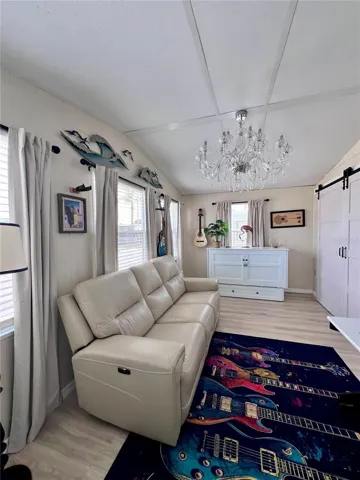 Front Florida room with Murphy bed that will stay