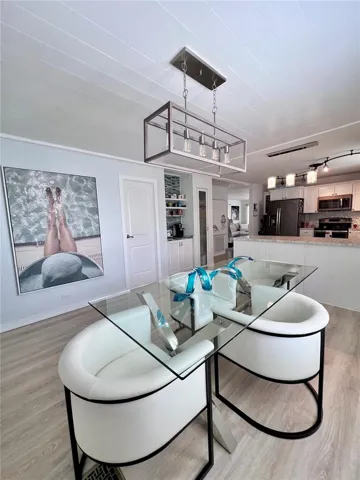 Dining/kitchen