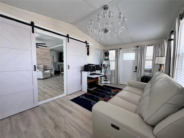 Front Florida room w/barn doors