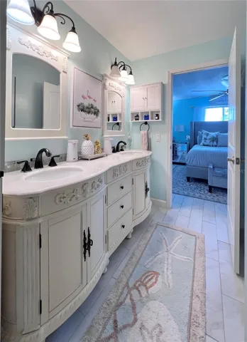Primary bathroom w/ double sinks