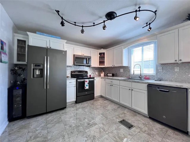 Updated Kitchen with stainless appliances