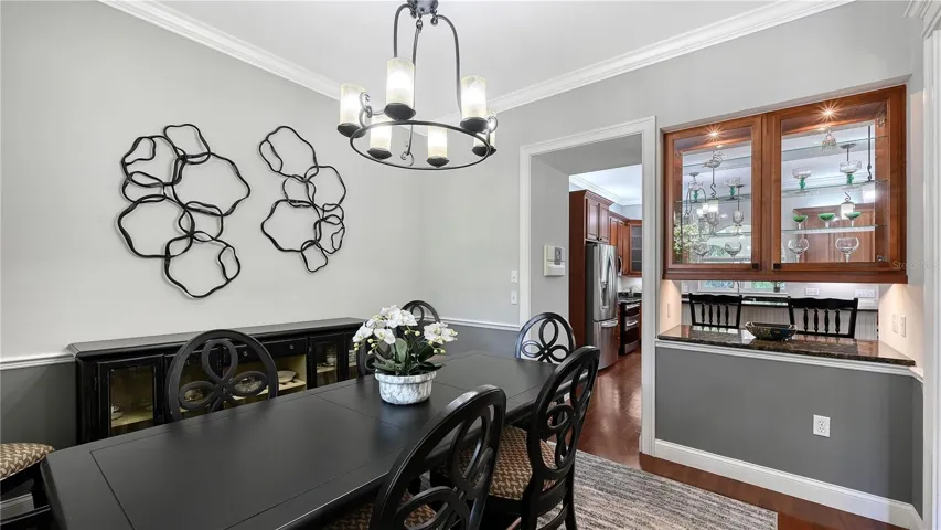 Buffet pass-through to kitchen