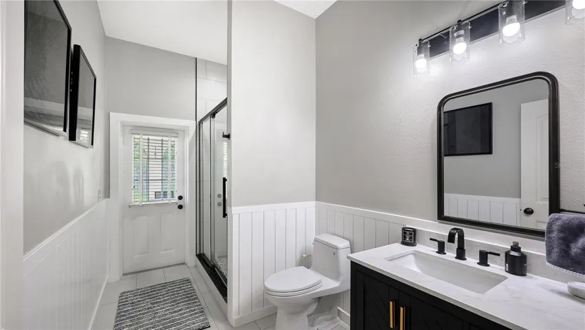 Bathroom with lanai access