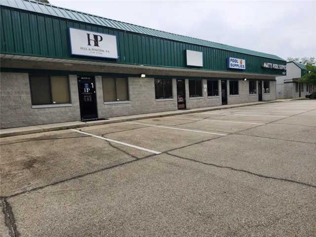 Entire front of 4 unit building