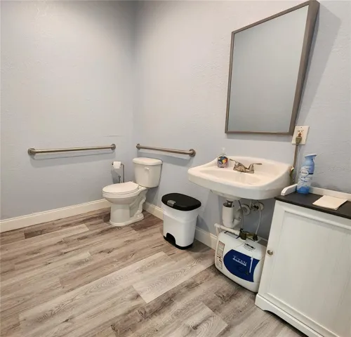 Mens room