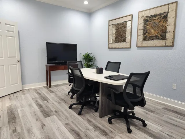 Office/conference room