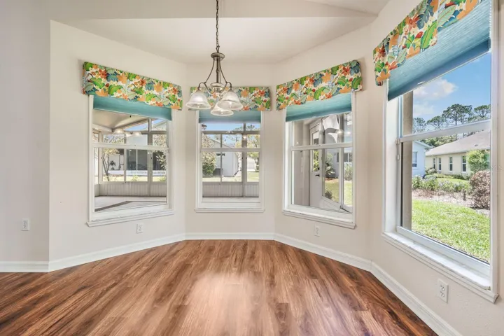 eat in area in kitchen