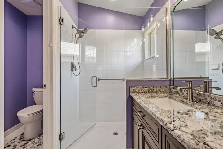 double sinks, granite countertops