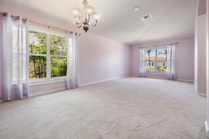 Living room/dining room