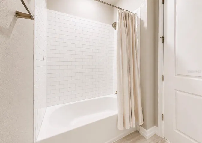 Hallway full bathroom located on floor 2 between bedroom 2 & 3