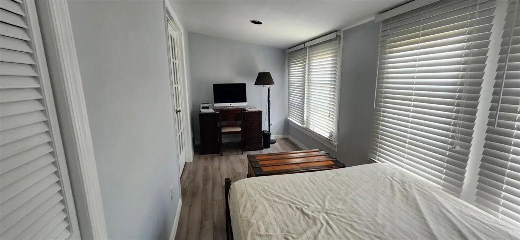bedroom/ office