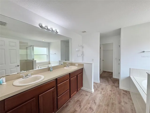 Primary en-suite