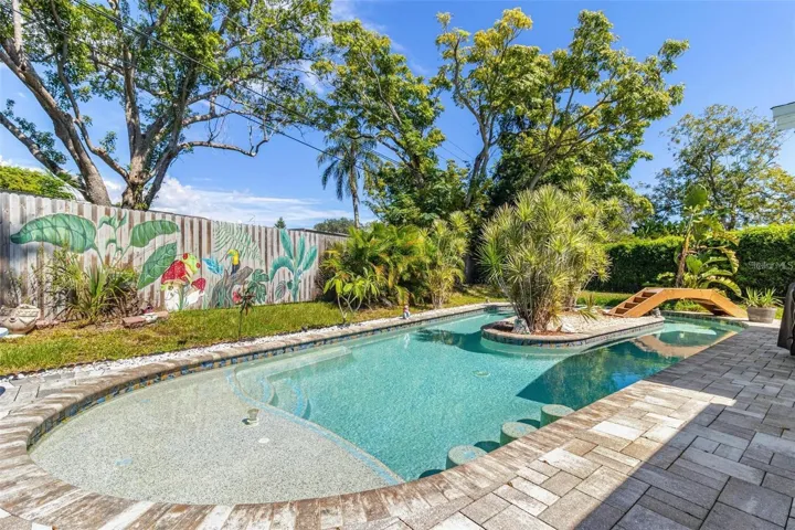 CUSTOM POOL