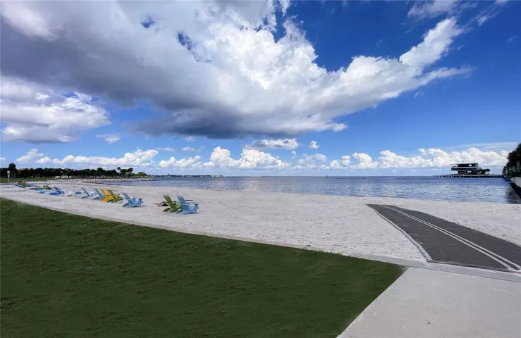 Enjoy sunning at the spa beach at the pier