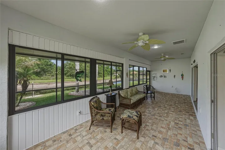 Enclosed & air conditioned Florida room