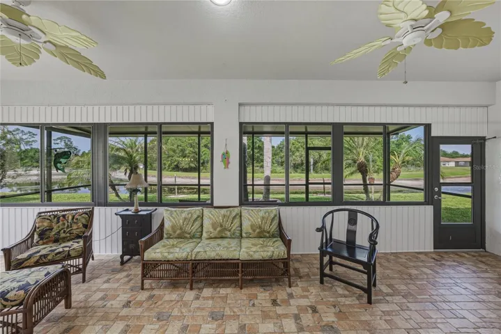 Enclosed & air conditioned Florida room