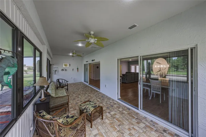 Enclosed & air conditioned Florida room