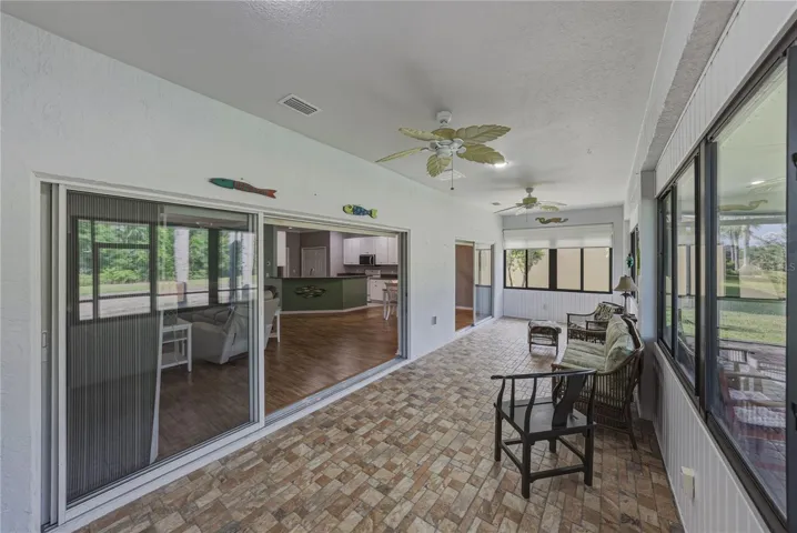 Enclosed & air conditioned Florida room