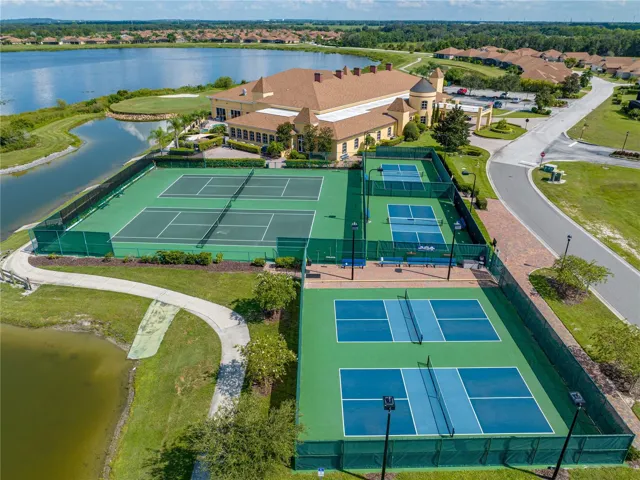 HFC lighted pickleball & tennis courts