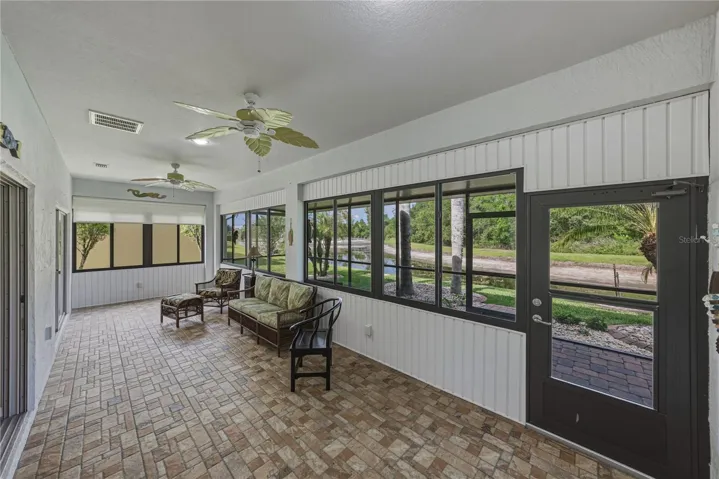 Enclosed & air conditioned Florida room