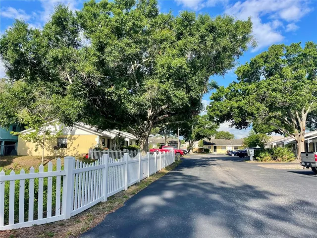 Quaint neighborhood feeling