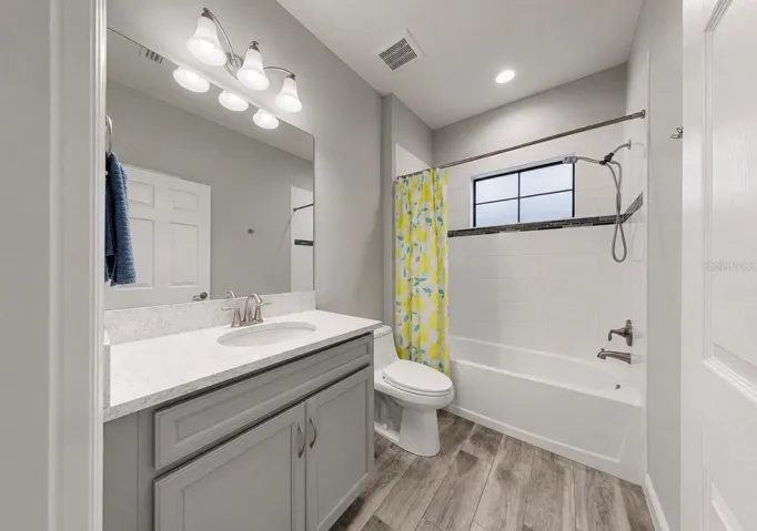 Full Bath 2