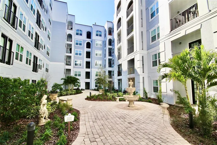 Common Area Courtyard