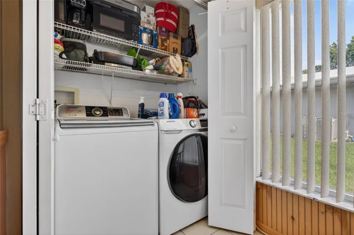 LAUNDRY CLOSET