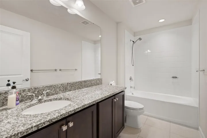 Upstairs 2nd bathroom