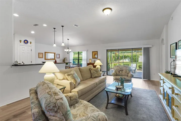 SPACIOUS GREAT ROOM!