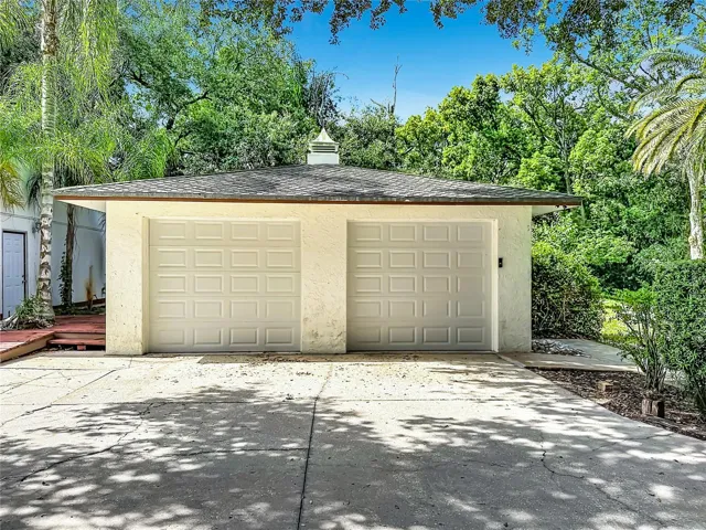 Detached Garage