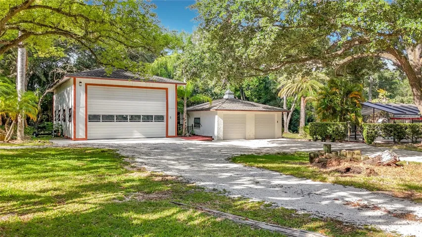 RV Garage - Detached Garage