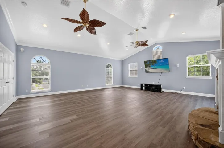 Another view of the bonus room
