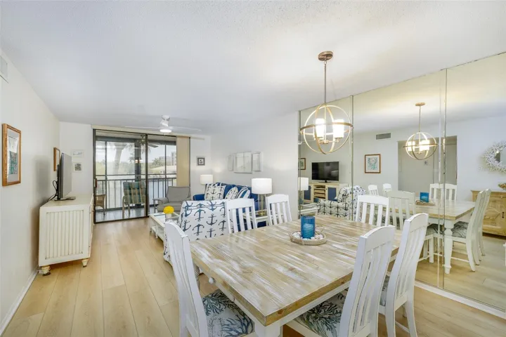 Living & Dinning Room Combo
