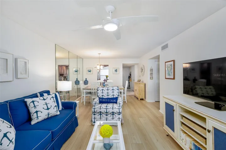 Living & Dinning Room Combo