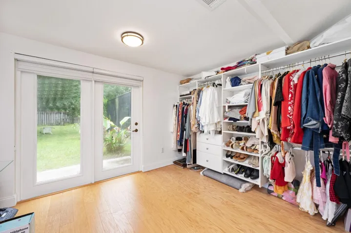 Extended primary suite if perfect for a dressing room, home pffice, or nursery - the choice is yours!